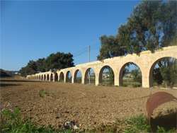 Het aquaduct bij Xemxija