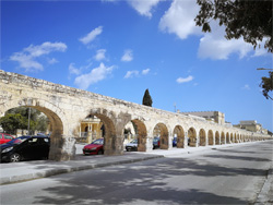 Het aquaduct ter hoogte van Mrieħel